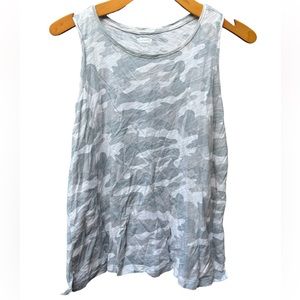 ⭐️⭐️⭐️4 for$12⭐️⭐️⭐️Old Navy Tank Top Grey Camouflage Size Small
